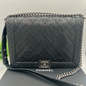 CHANEL Black Quilted XL Cavier boy Chanel ❤️
